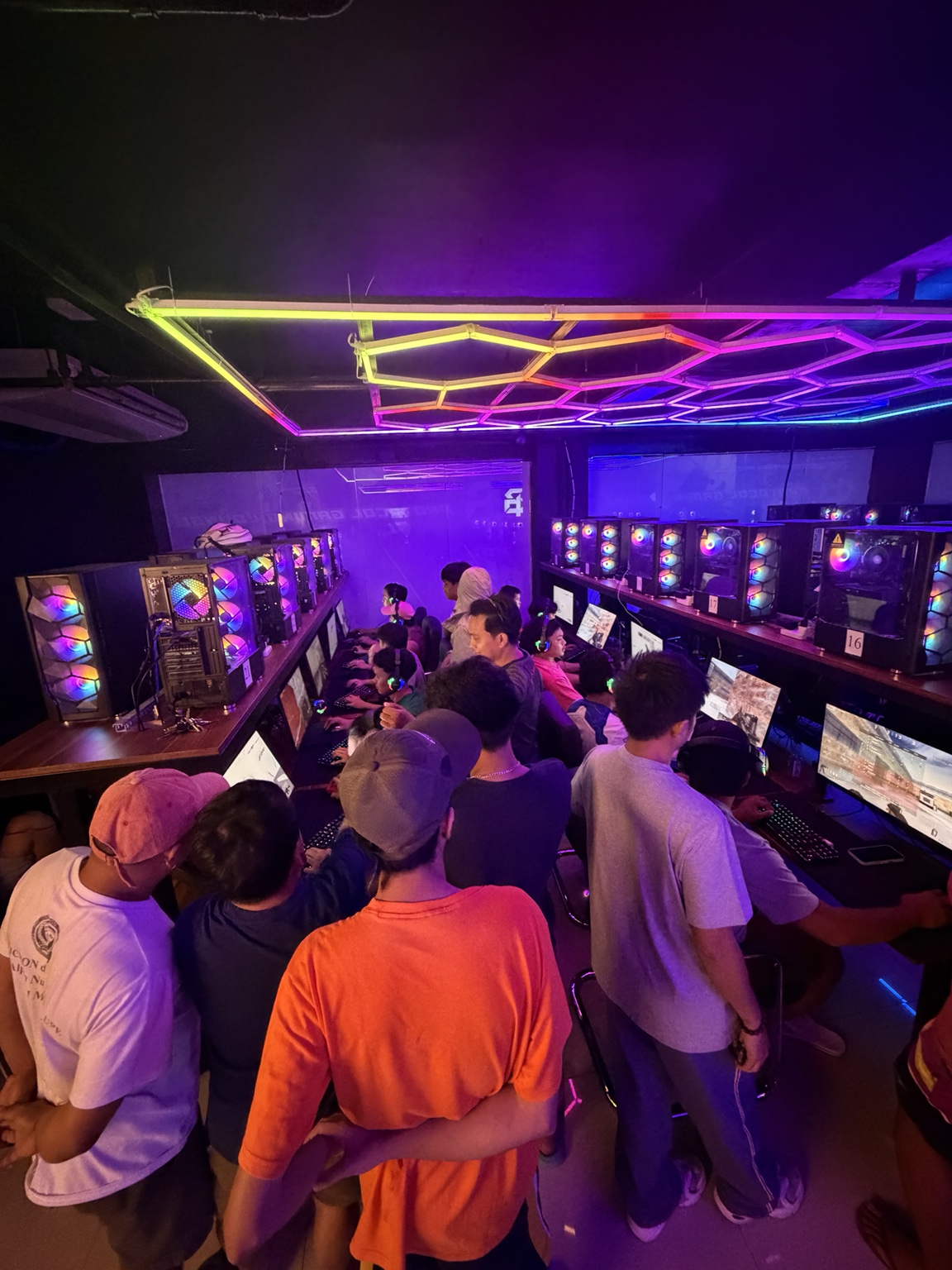 PGL gaming station